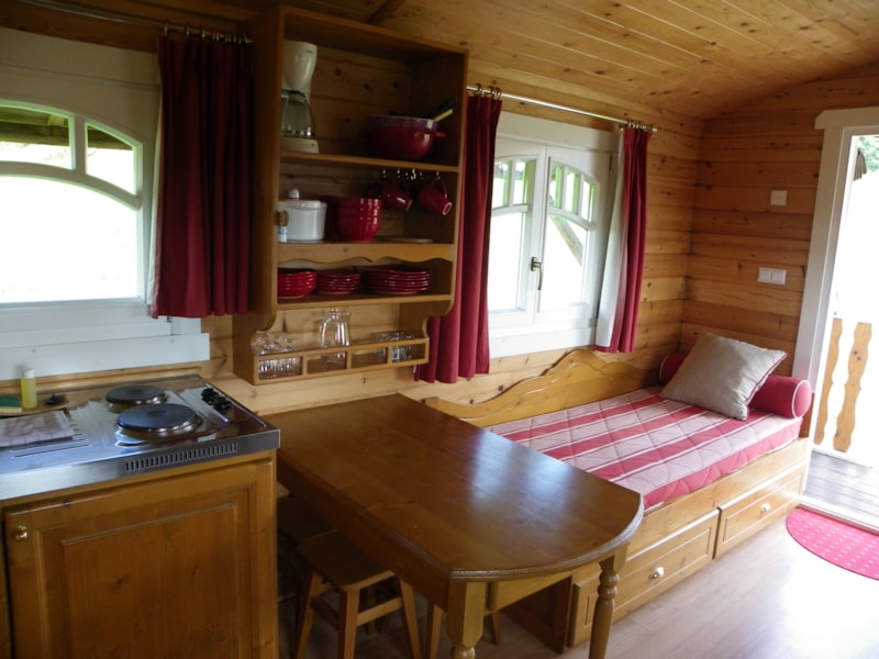 Shelter roulotte with fitted kitchen for 1 night stay