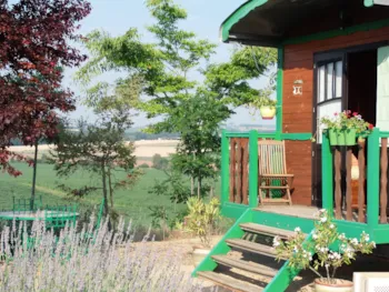 Accommodation - Roulotte Formule Location Gite  Couple. - Domaine des Cadets de Gascogne