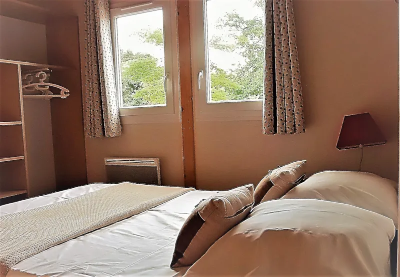 Nuit En Chalet. Formule B&B, Petits Déjeuners Inclus.