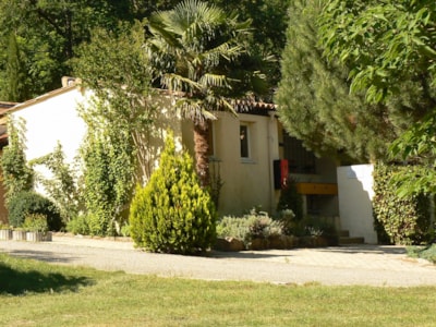 Location Classic 100m2 (2 people, 1 tent, caravan or motorhome / 1 car) + électricité 10A — 3