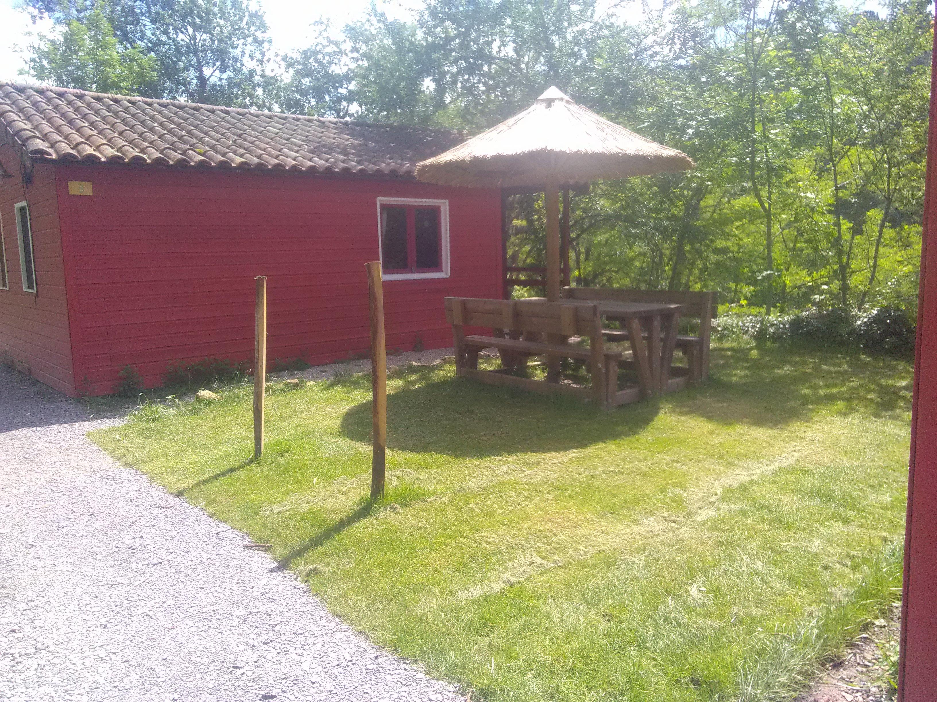 Mietunterkunft - Chalet Eco 4/6 Plätze 30M². Tv - Camping Coeur d'Ardèche