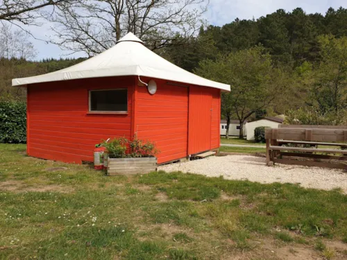 Location - La Cabane 16M² (2 Chambres) Sans Sanitaires - image n°1 - Camping Coeur d'Ardèche
