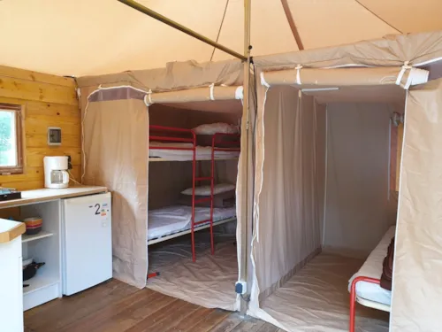 Location - La Cabane 16M² (2 Chambres) Sans Sanitaires - image n°2 - Camping Coeur d'Ardèche