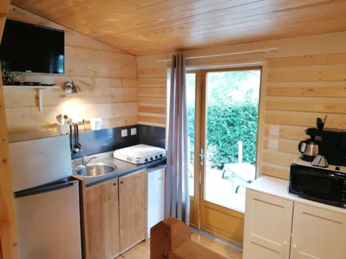 Mietunterkunft - 5-Personen-Chalet, Klimatisiert Mit Tv Und Geschirrspüler - image n°5 - Camping Coeur d'Ardèche