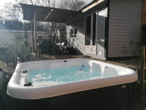Location - Chalet Avec Spa 5 Places, Climatisé, Lave Vaisselles Et Tv - image n°2 - Camping Coeur d'Ardèche