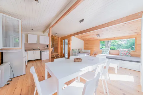 Accommodation - Grand Luxury Chalet 10 People - image n°4 - Camping Coeur d'Ardèche