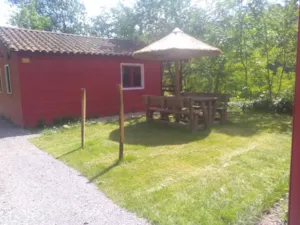Locatif - Klimatisiertes Ferienhäuschen für 4 Personen - Camping Coeur d'Ardèche