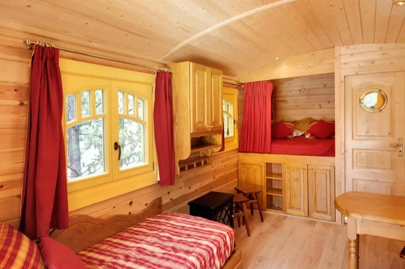 Les Roulottes De Défiplanet’ À Dienné