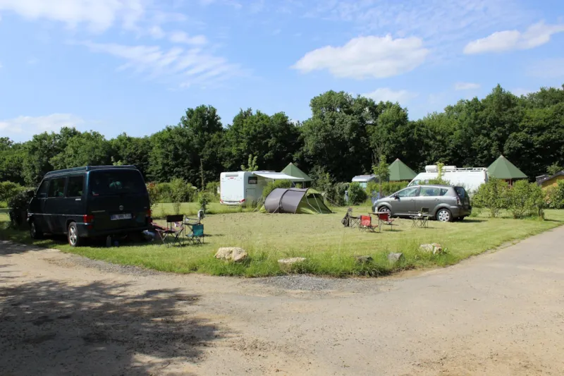 Emplacement + Électricité 10A