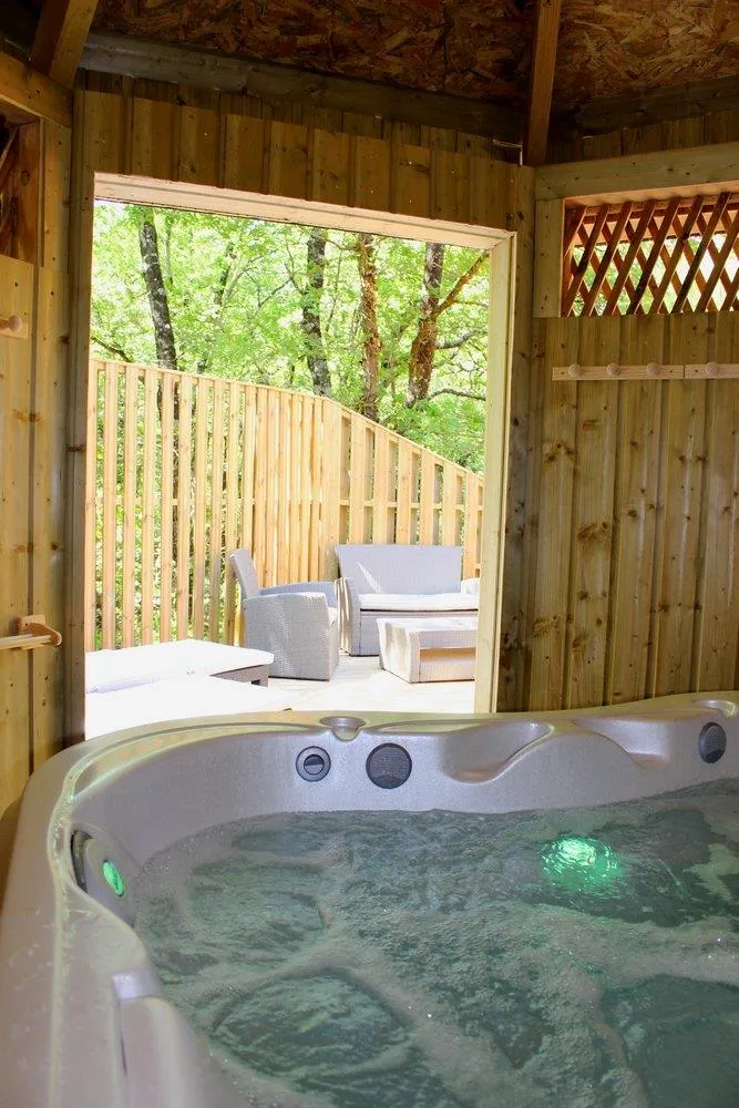 Manoir Dans Les Branches