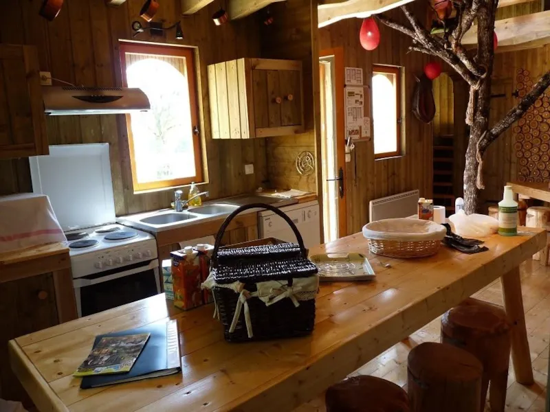 Château Dans Les Branches