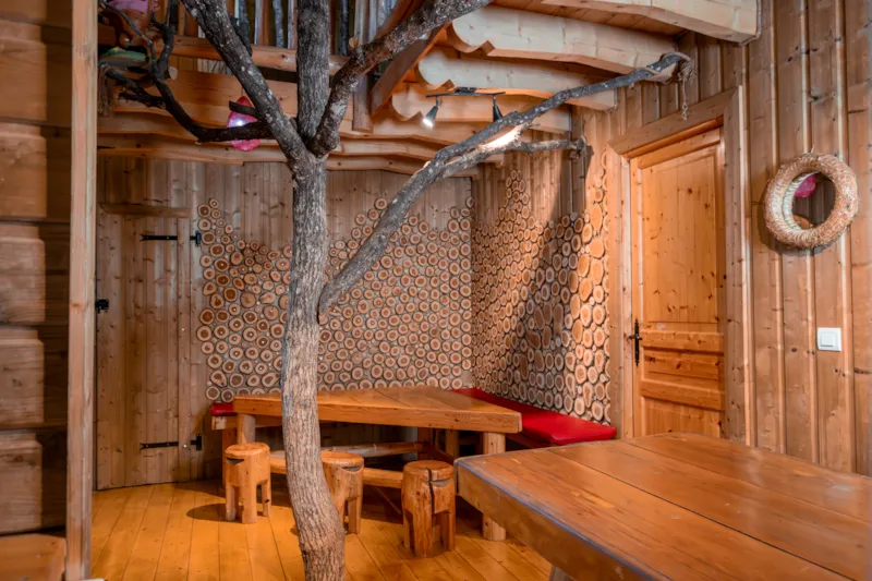 Château Dans Les Branches