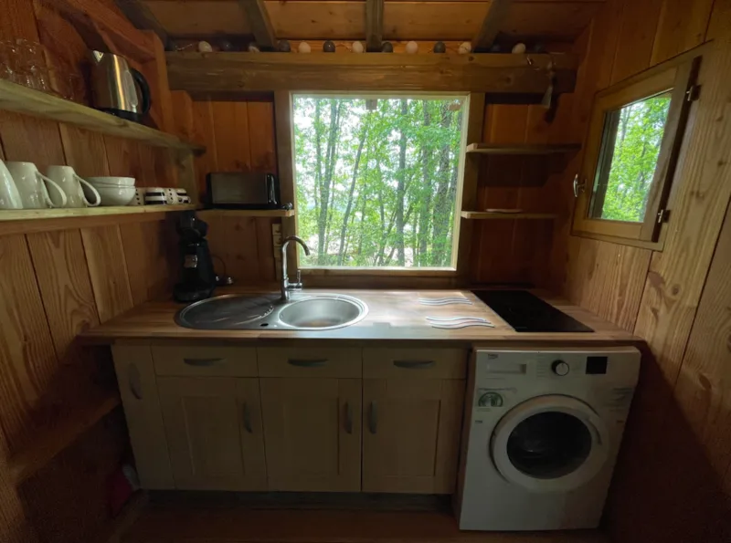 Cabane Perchée Familiale Avec Jacuzzi Dans Les Bois