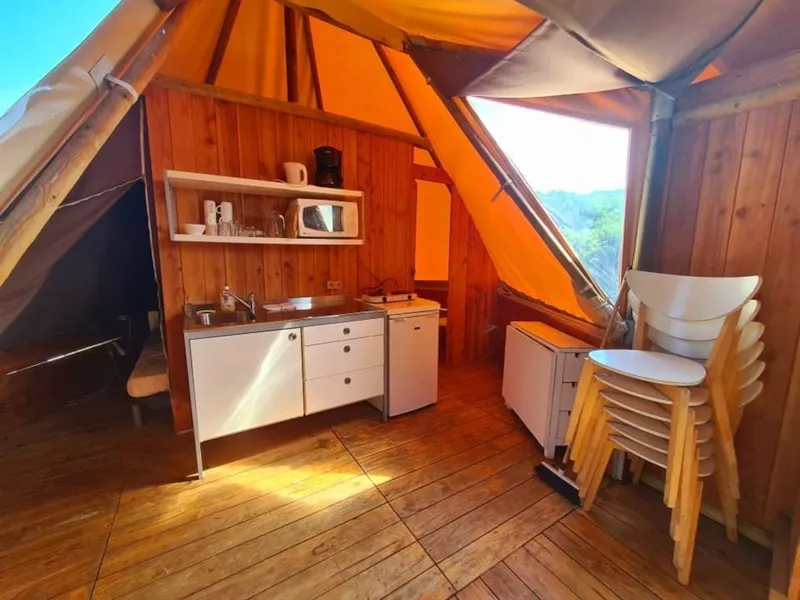 Tipi Lodge