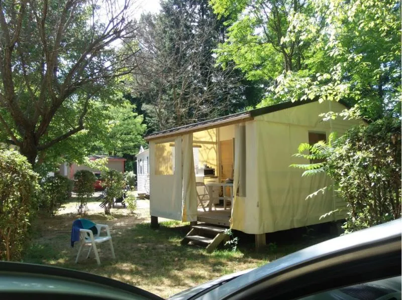 Tithome Avec Sanitaire (Sans Salle De Bain Avec Wc)