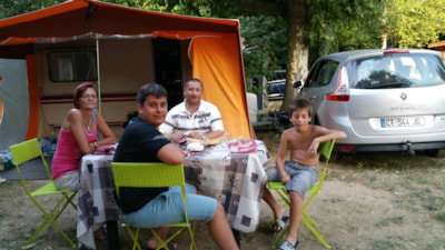 Package: Pitch + car + tent/caravan/camping car + electricity 6A — 9