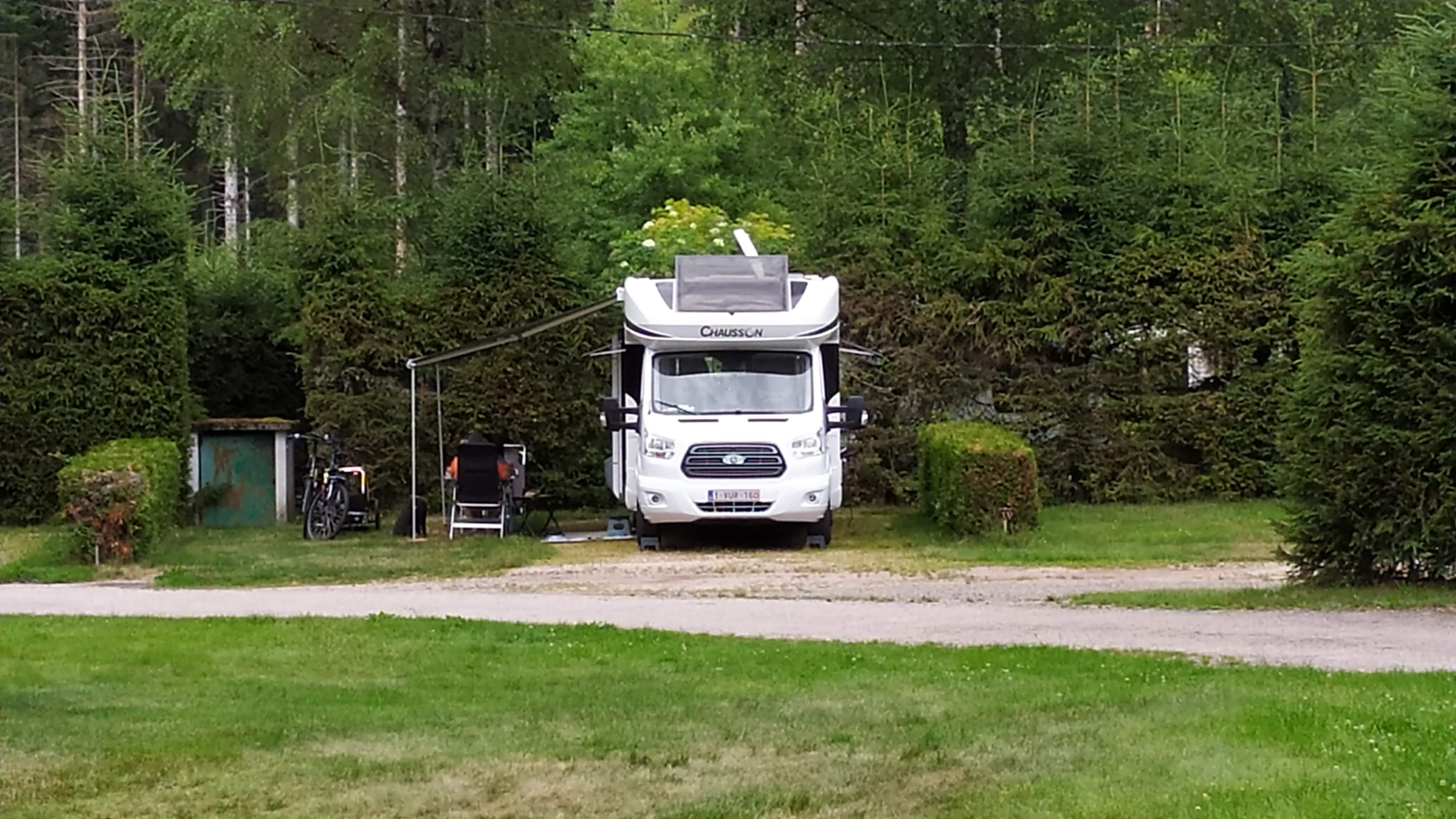 Emplacement - Emplacement Stabilisé (Camping Car, Caravane, Van...) Avec Électricité - Camping Les Granges-Bas