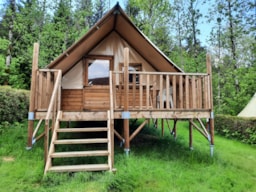 Huuraccommodatie(s) - Cabane On Stilts - 4 People - CAMPING LES GRANGES BAS