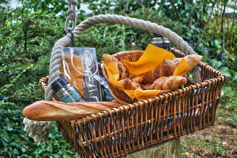 Cabane Dans Les Arbres À 5M Petit Déjeuner Et Draps Inclus