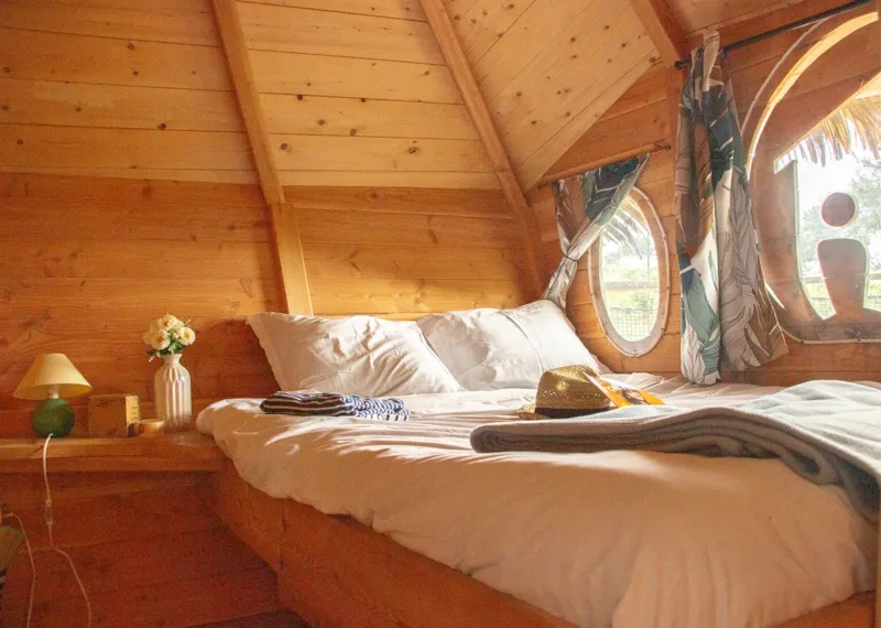 Cabane Dans Les Arbres À 5M Petit Déjeuner Et Draps Inclus