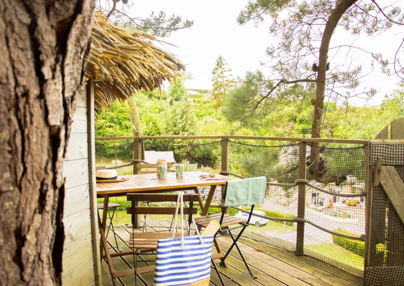 Cabane Dans Les Arbres À 5M Petit Déjeuner Et Draps Inclus