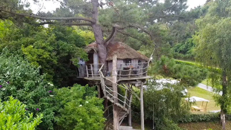 Cabane Dans Les Arbres À 5M Petit Déjeuner Et Draps Inclus
