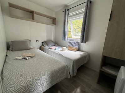 Comfort 3-bedroom mobile home with TV — 6