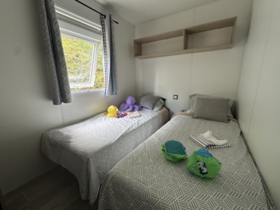 Comfort 3-bedroom mobile home with TV — 7