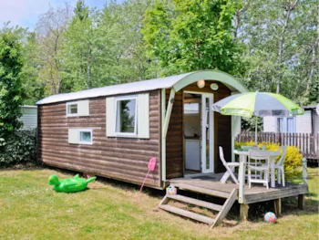 Mietunterkunft - Roulotte Besondere Unterkünfte Natur, Leuchtturm, 1 Zimmer | 17 M² | 🐕✔️ | 🚗 Inklusive - Sites et Paysages La Torche