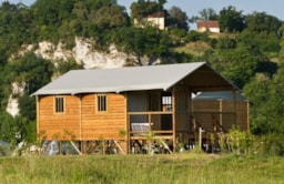 Accommodation - Hut 6 - Camping Le Rocher de la Cave