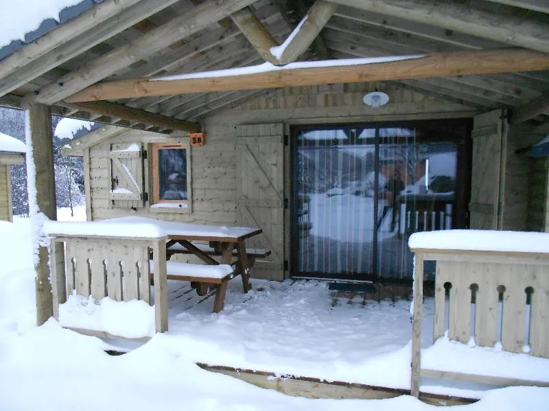 Location - 8.Chalet Bois Montagne Adapte Pour Personne A Mobilite Reduite 35M² Avec Terrasse - DOMAINE DU HAUT DES BLUCHES