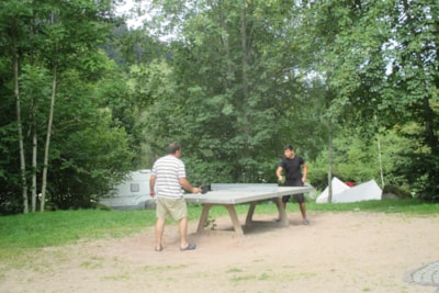 Inside Parking for campers : Formula with 1 camper + electricity 13 amp + 2 persons — 7