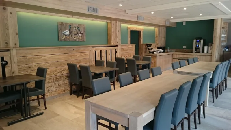 * Aire De Stationnement Exterieure Pour Camping Car : Forfait Camping Car + 2 Personnes + 13 Amperes