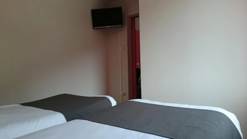 16/Chambre Quadruple Avec Television