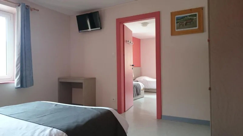 12/ Chambre Quadruple Avec Television