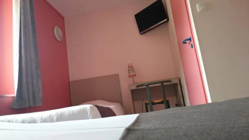 10 / Chambre Single Ou Twin Avec Television