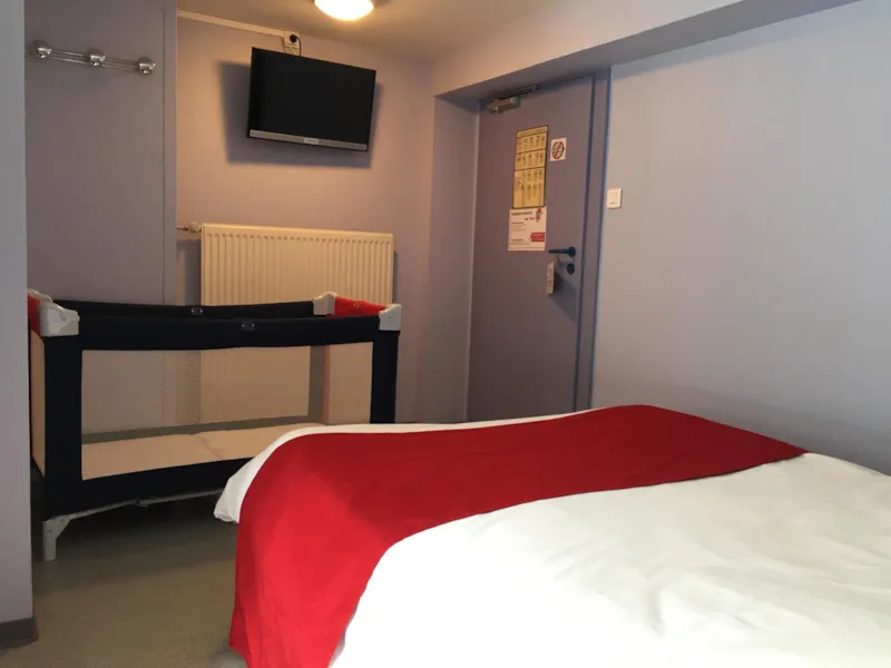 22 / Chambre Double A Triple Avec Television