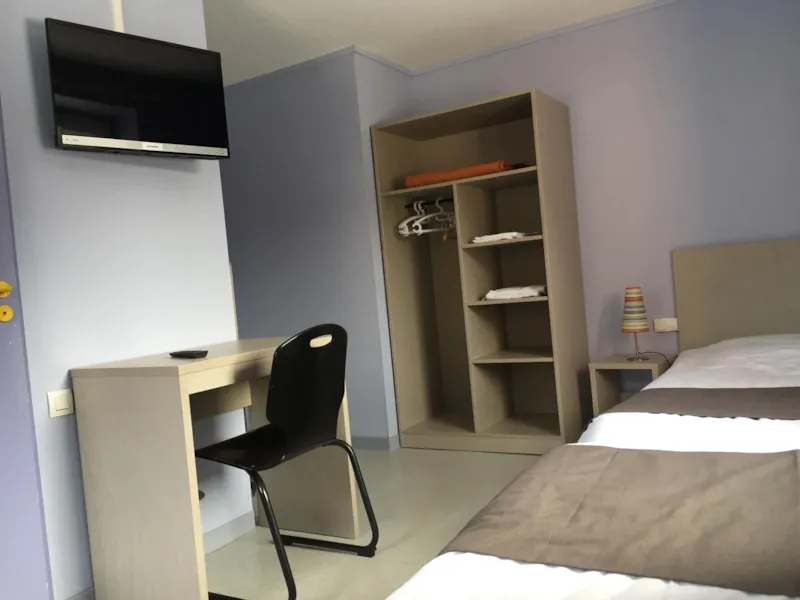 01/ Chambre Twin Ou Single Avec Television