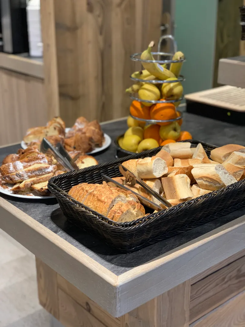 25/ Petite Chambre Mansardee Single- A Double