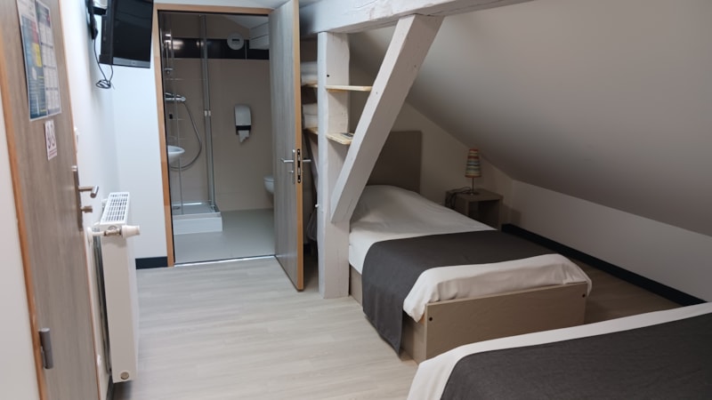 25 / Small attic room for 2 people or 3 people if 1 child