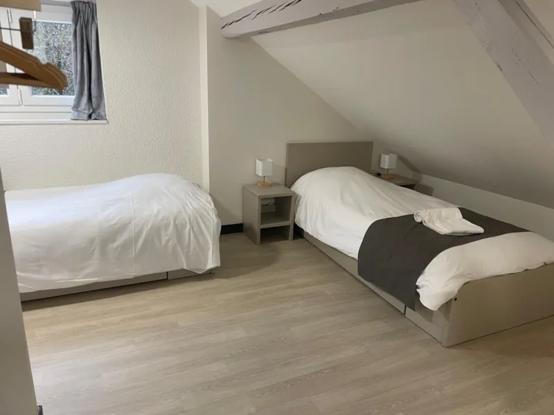 20/ Chambre Mansardee Quadruple Avec Television