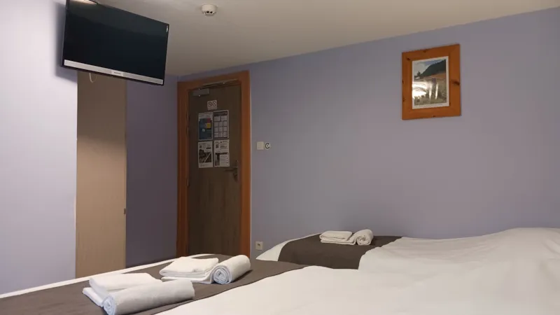 24 / Chambre Double Ou Triple Avec Television