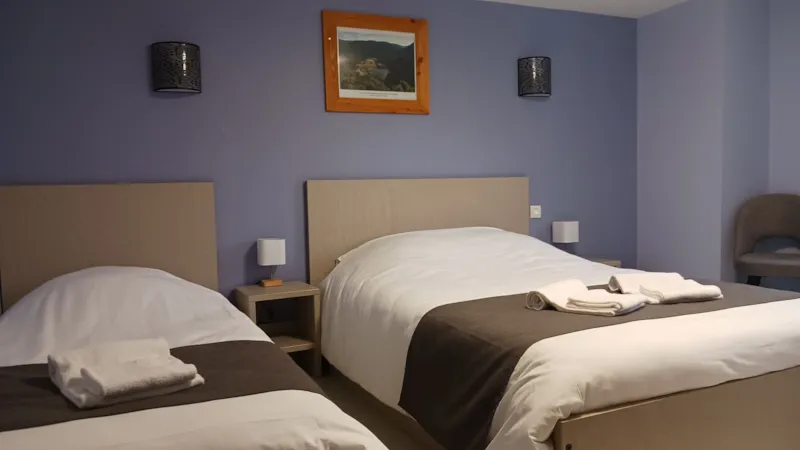 24 / Chambre Double Ou Triple Avec Television