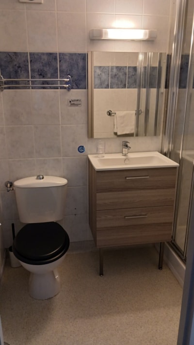 24 / Bedroom for 2 or 3 persons — 3