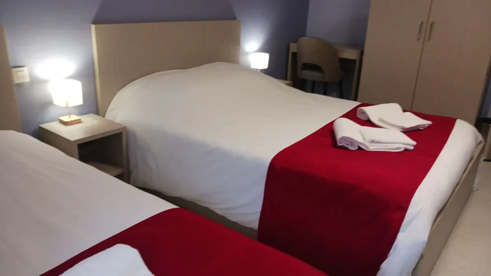 Chambre - 21/ Chambre Double A Triple Avec Television - DOMAINE DU HAUT DES BLUCHES