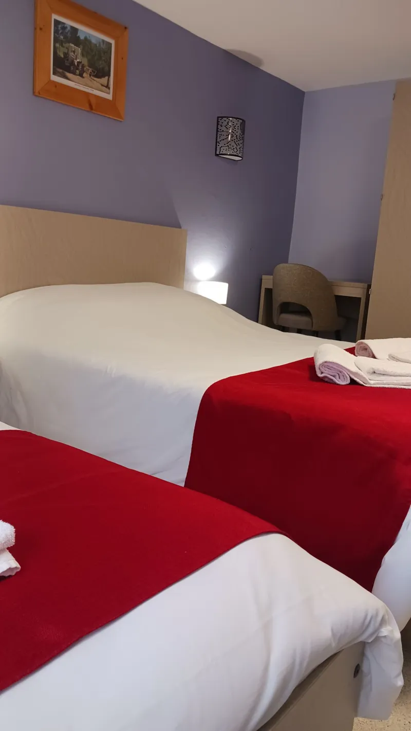 21/ Chambre Double A Triple Avec Television