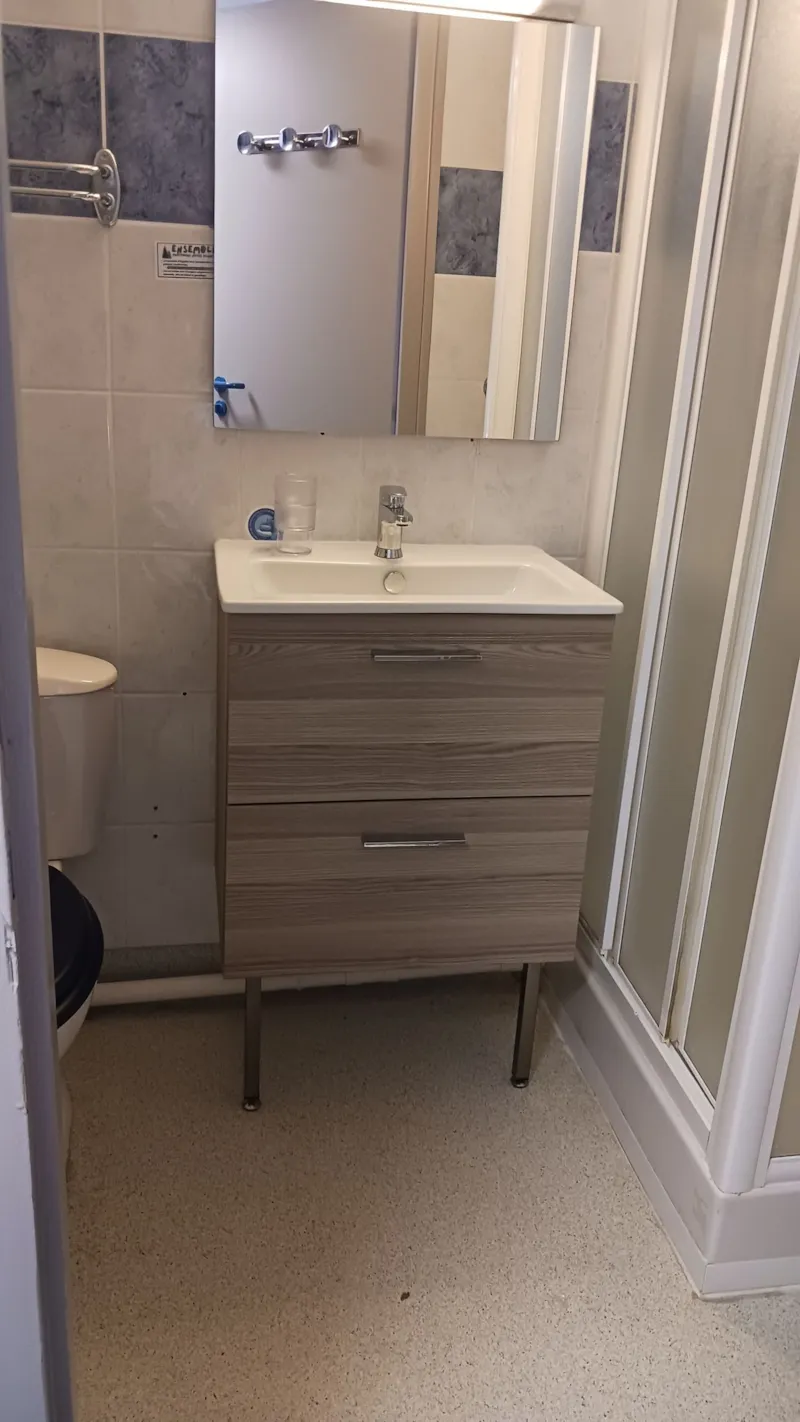 21/ Chambre Double A Triple Avec Television