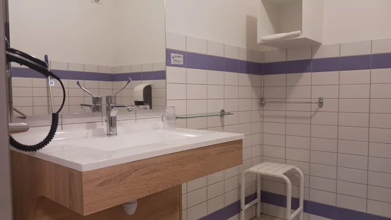 01/ Chambre Twin Ou Single Avec Television