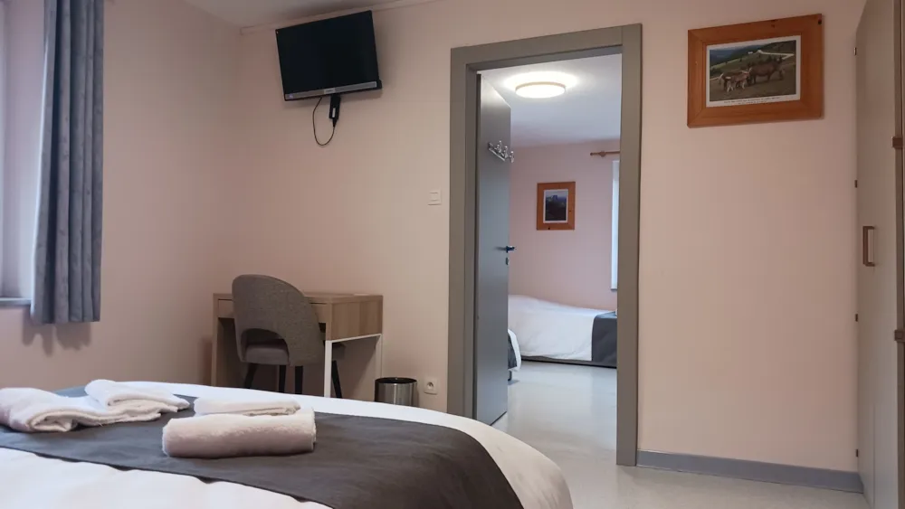 Chambre - 12/ Chambre Quadruple Avec Television - DOMAINE DU HAUT DES BLUCHES