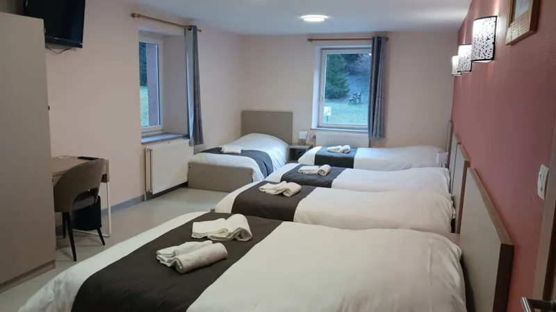 15/ Chambre Quadruple A Sextuple Avec Television